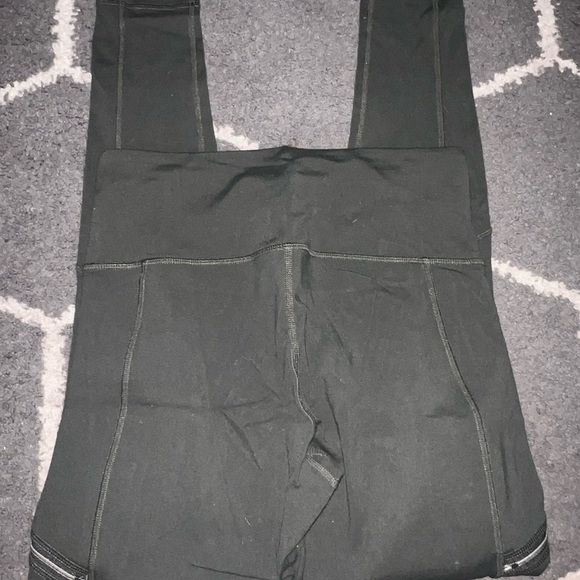 Athleta High Rise Metro Drifter Leggings in Peat Green Size Small - Picture 7 of 7